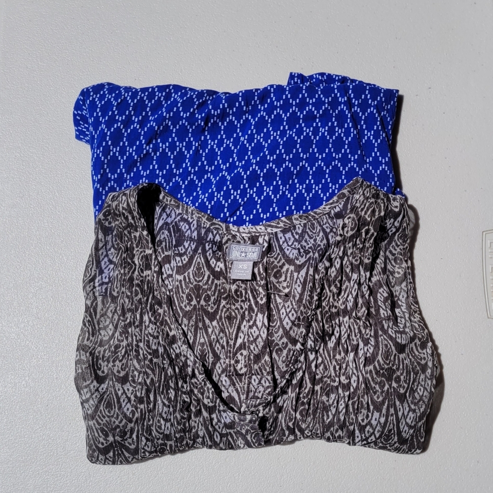 Old Navy & Converse One Star Patterned Women's Sleeveless Tops - 2 XS Tops